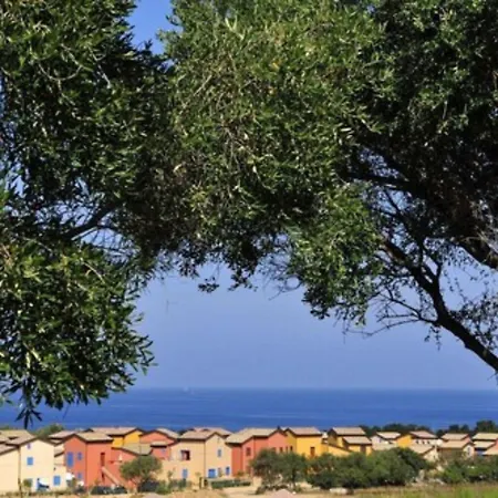 Les Terrasses De Lozari