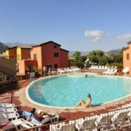 Les Terrasses De Lozari