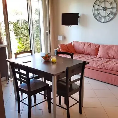 Les Terrasses De Lozari アパートホテル 3*