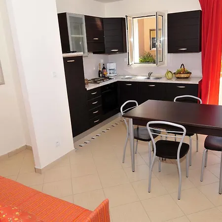 Les Terrasses De Lozari Aparthotel 3*