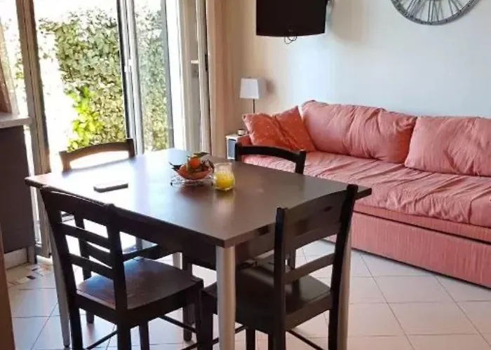 Les Terrasses De Lozari 公寓式酒店 3*