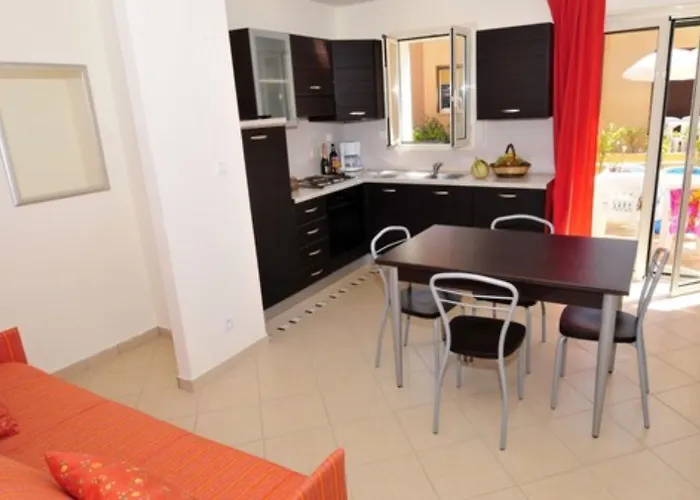 公寓式酒店 Les Terrasses De Lozari 3*