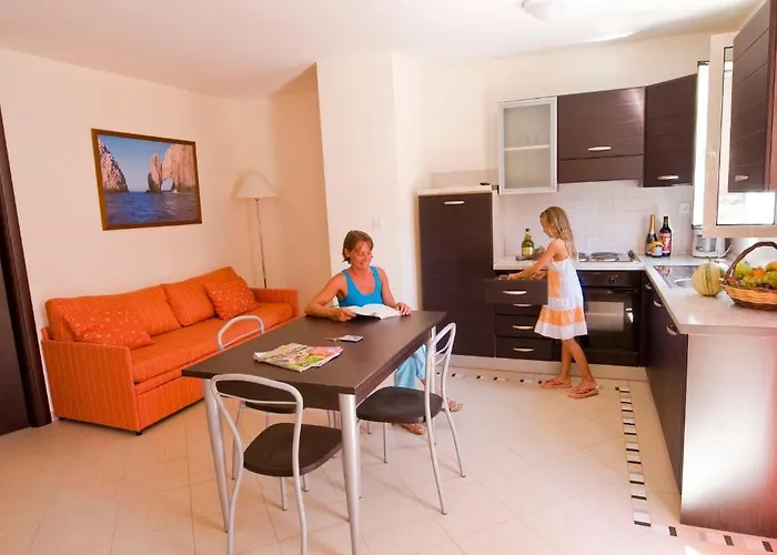 Les Terrasses De Lozari Aparthotel LʼÎle-Rousse